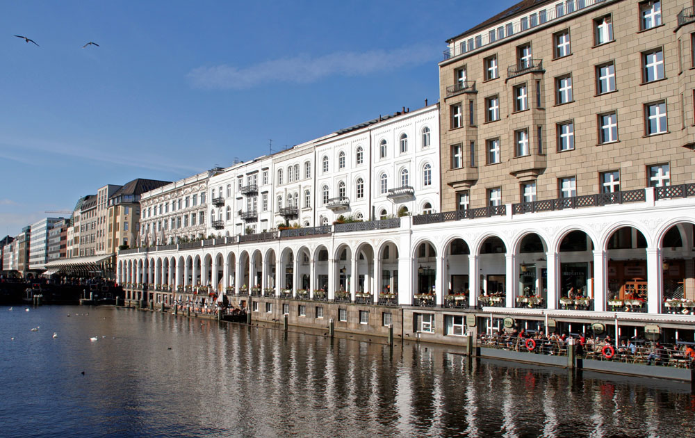 Blick auf die Binnenalster in Hamburg